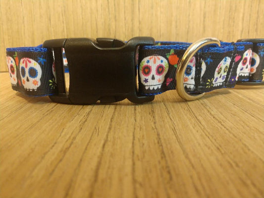 Leash/ Large/ Blue and Black Sugar Skulls