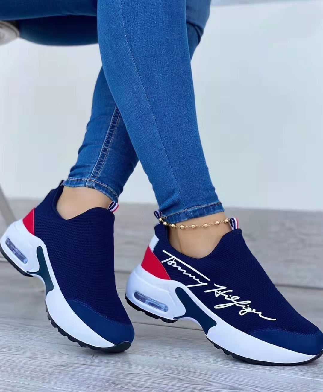 Ladies Walking Sneakers